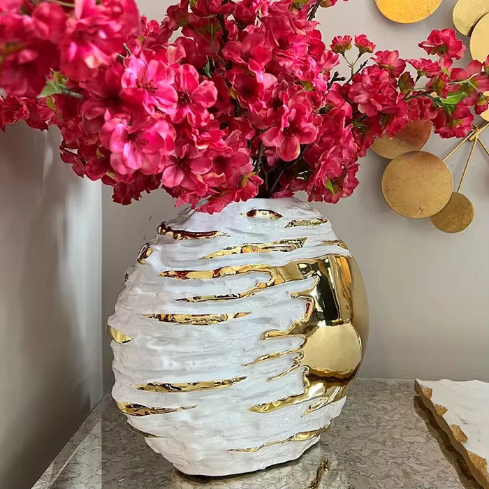 Gold Swirl Textured Ceramic Vase — white and gold, 25.4×5.08cm, AK Home